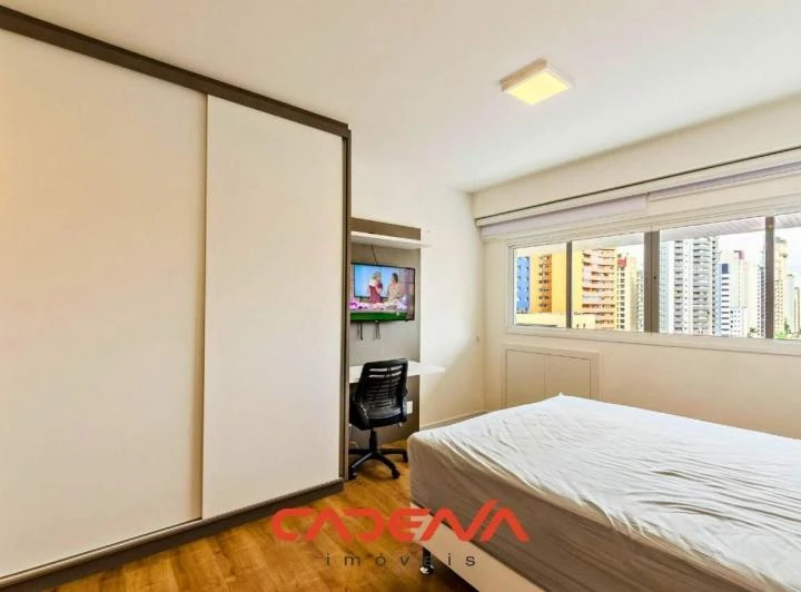 33 m² furnished studio with a real work desk — photo 13