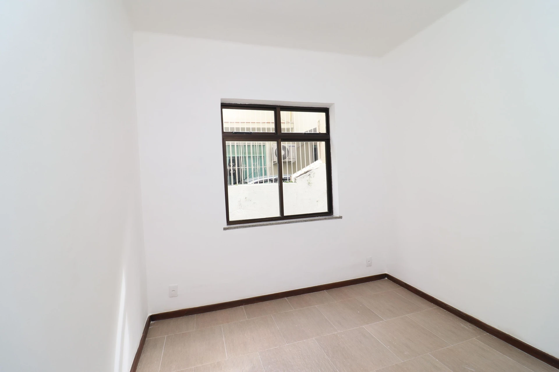 3-bedroom apartment, 1 with its own bathroom, 120 m² — photo 15