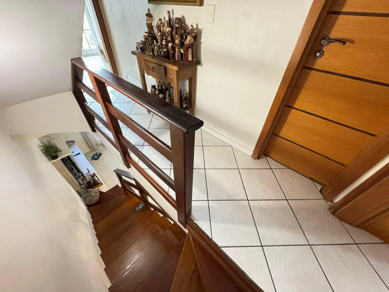 Condo house with 4 bedrooms and a closed kitchen — photo 16