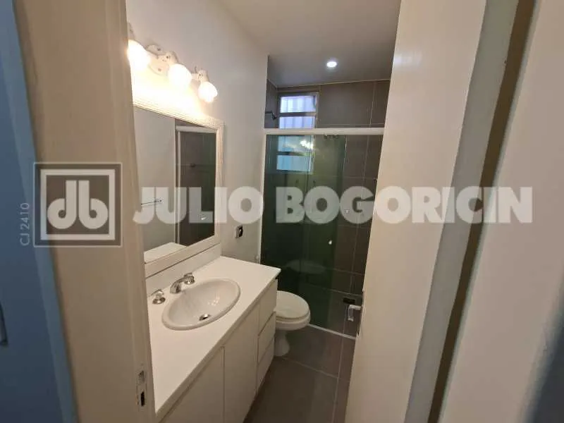 2-bedroom apartment with a washing machine in Rio de Janeiro — photo 14