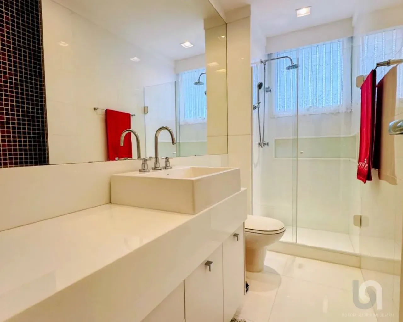 Apartamento de 289 m² com vista para a água e banheira — photo 21