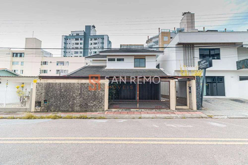 Дом на 7 спален, 1 санузел при спальне, 505 м² и 4 парковки — photo 3