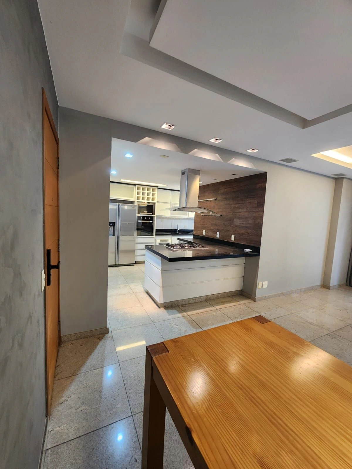 110 m² apartment with an open-plan kitchen and balcony — photo 8