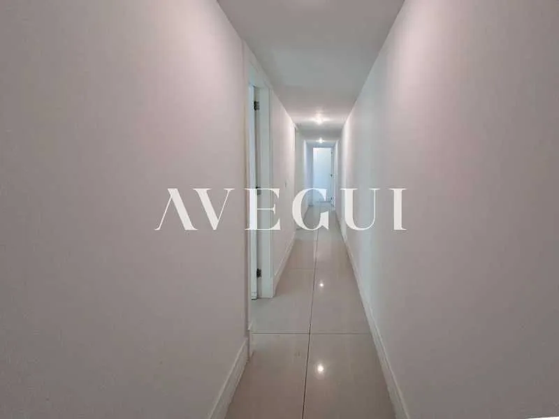 Apartamento com 4 quartos e varanda com box de vidro — photo 19