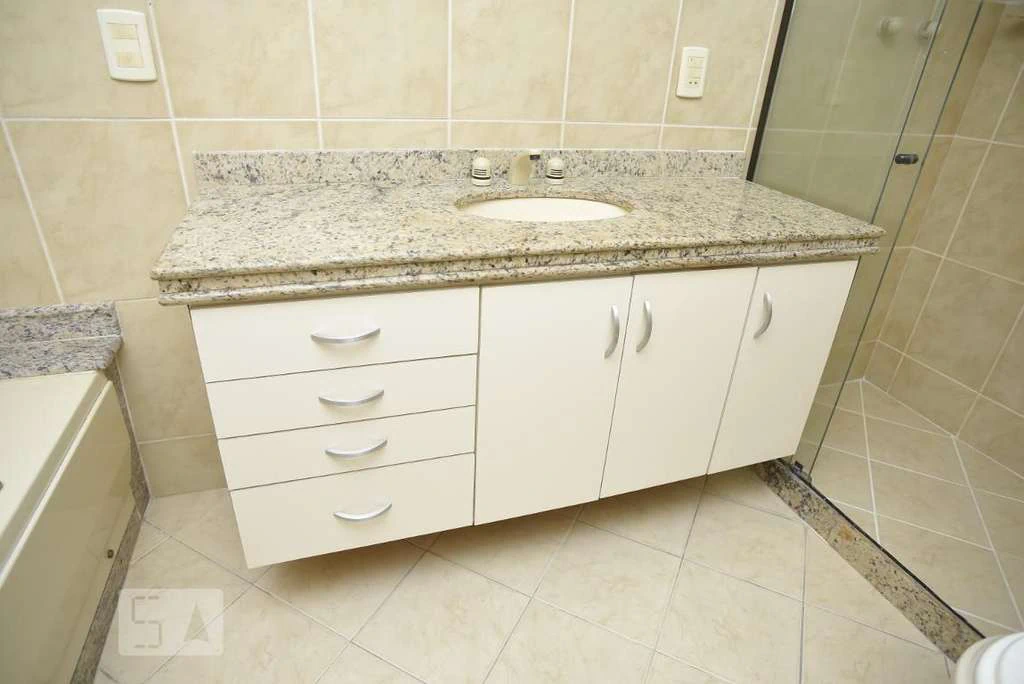 4-bedroom apartment (2 en-suite) with separate kitchen — photo 79