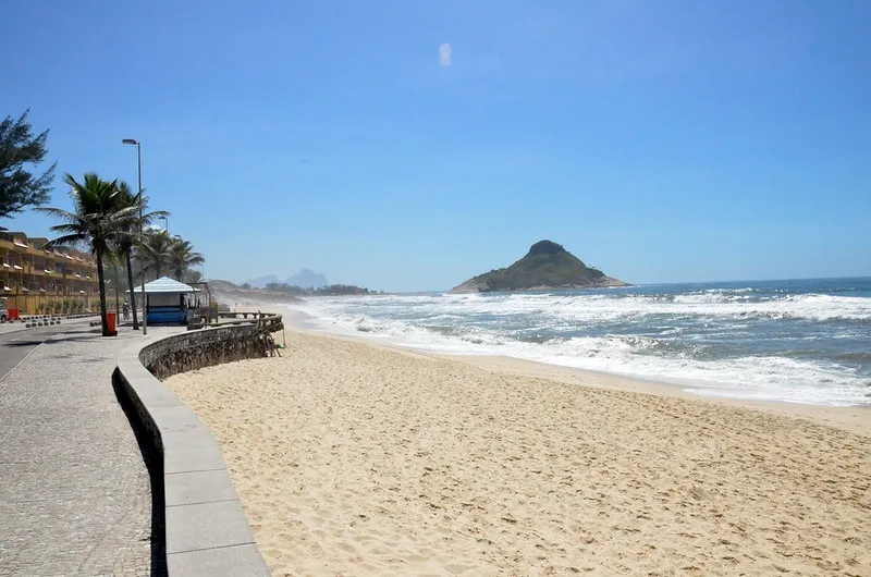 2-bedroom apartment with a water view in Rio de Janeiro — photo 3