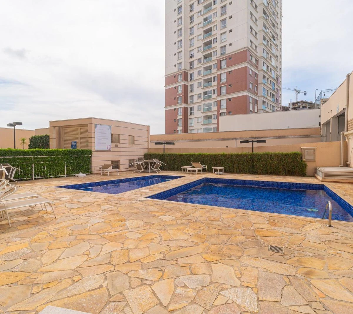 2-bedroom apartment with a washing machine in Curitiba — photo 10