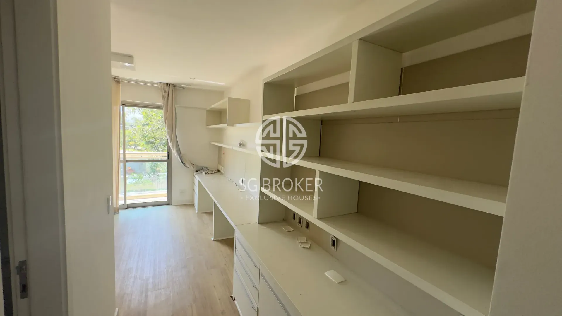 Apartamento com cozinha integrada e 4 dormitórios — photo 25