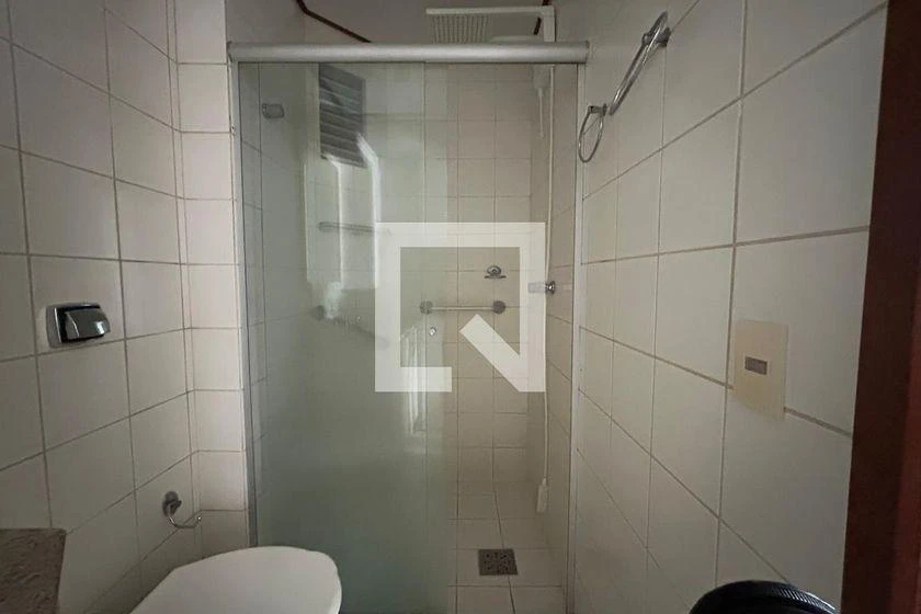 3-bedroom apartment in a building with a gym — photo 40