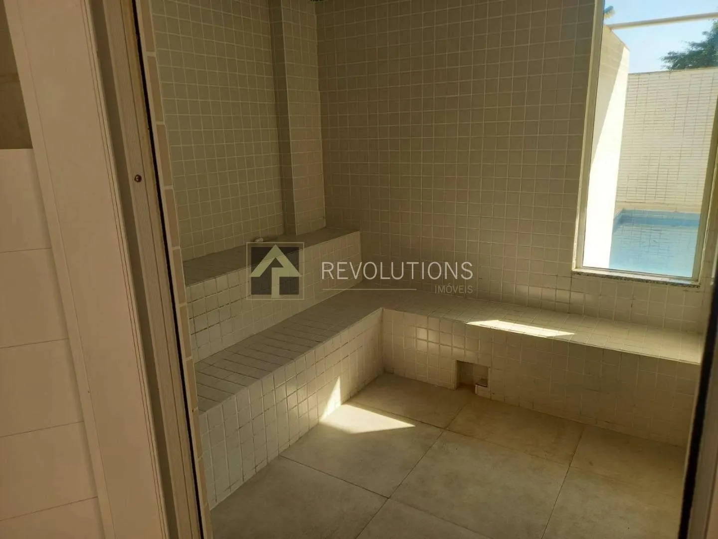 Apartamento de 3 quartos em condomínio com piscina — photo 20