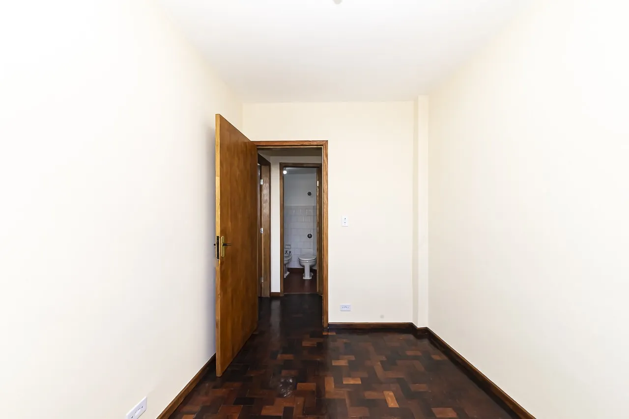 65 m² apartment with 2 bedrooms and separate kitchen — photo 10