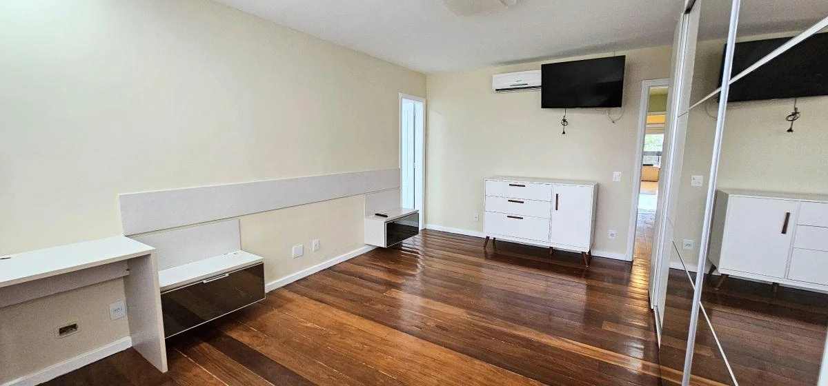 197 m² furnished apartment with 3 bedrooms and 2 parking spaces — photo 37