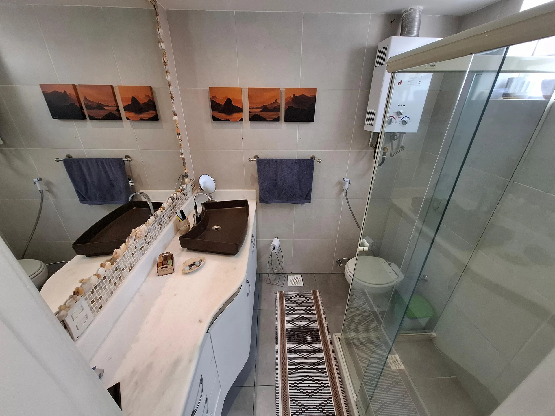 Furnished apartment, 100 m², with floor-to-ceiling windows — photo 25