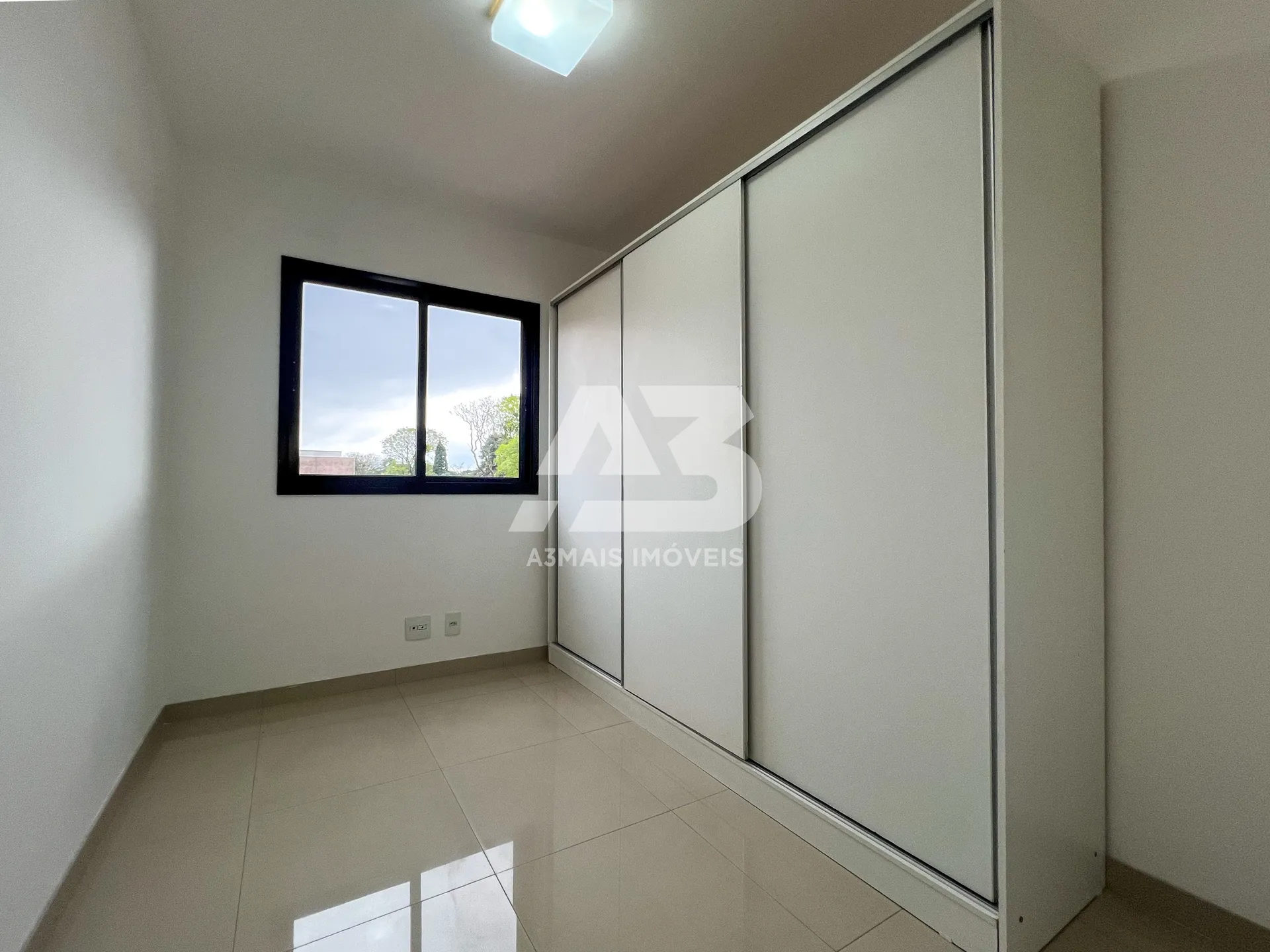 Apartment, 65 m², with a glass-enclosed balcony — photo 3