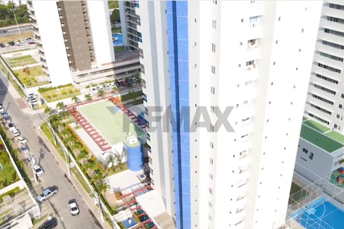 Застеклённый балкон и 4 спальни: квартира 245 м² — photo 10