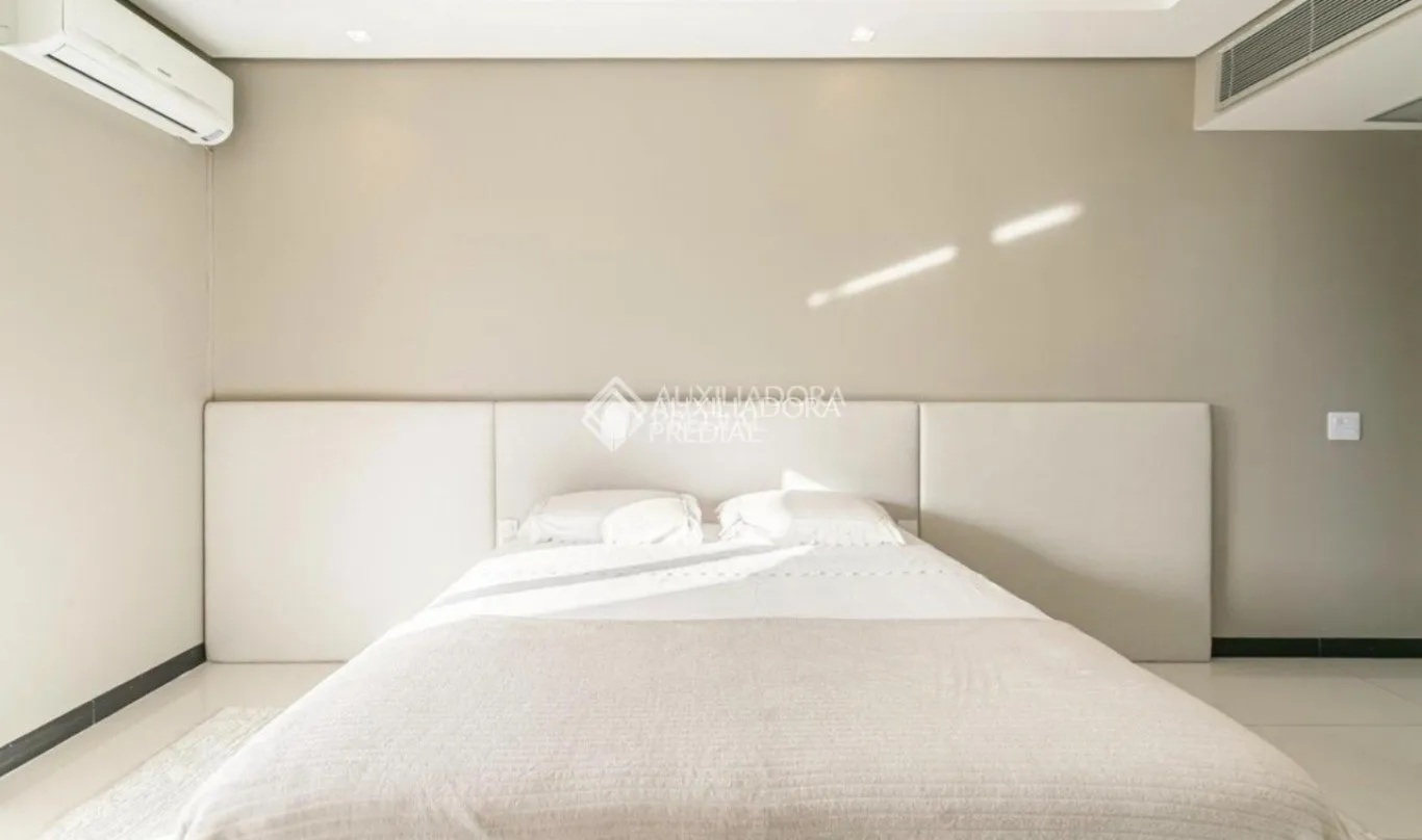 Furnished house with 6 en-suite bedrooms and 7 baths — photo 23