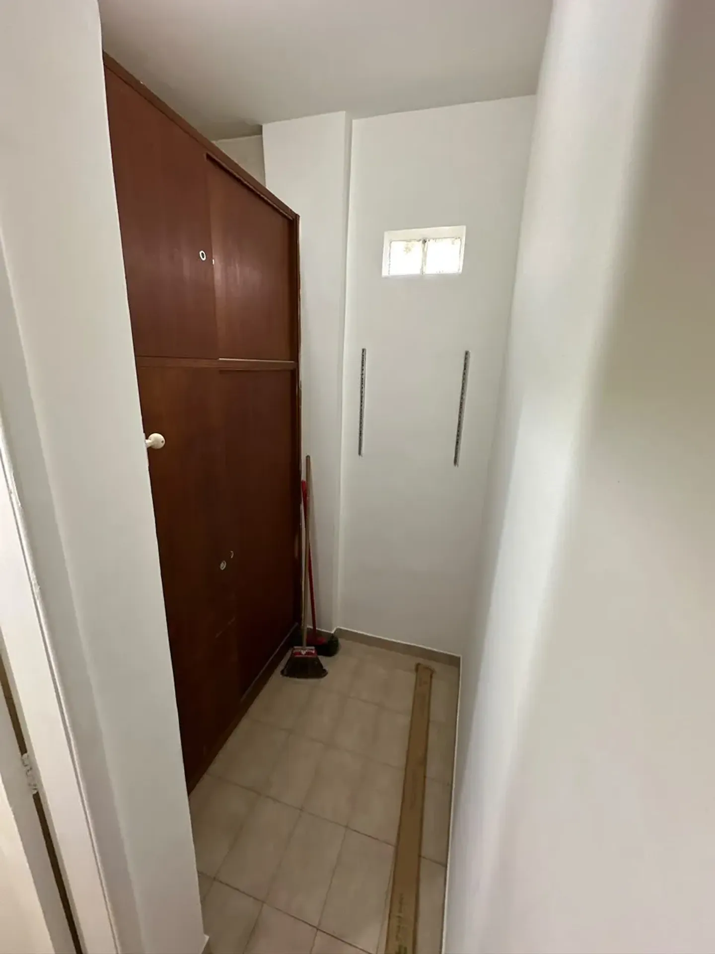 Wood or laminate floors in a 2-bedroom apartment, 72 m² — photo 21
