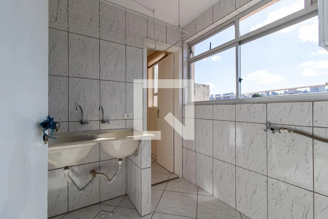 Apartamento de 3 quartos com piso de madeira ou laminado — photo 27