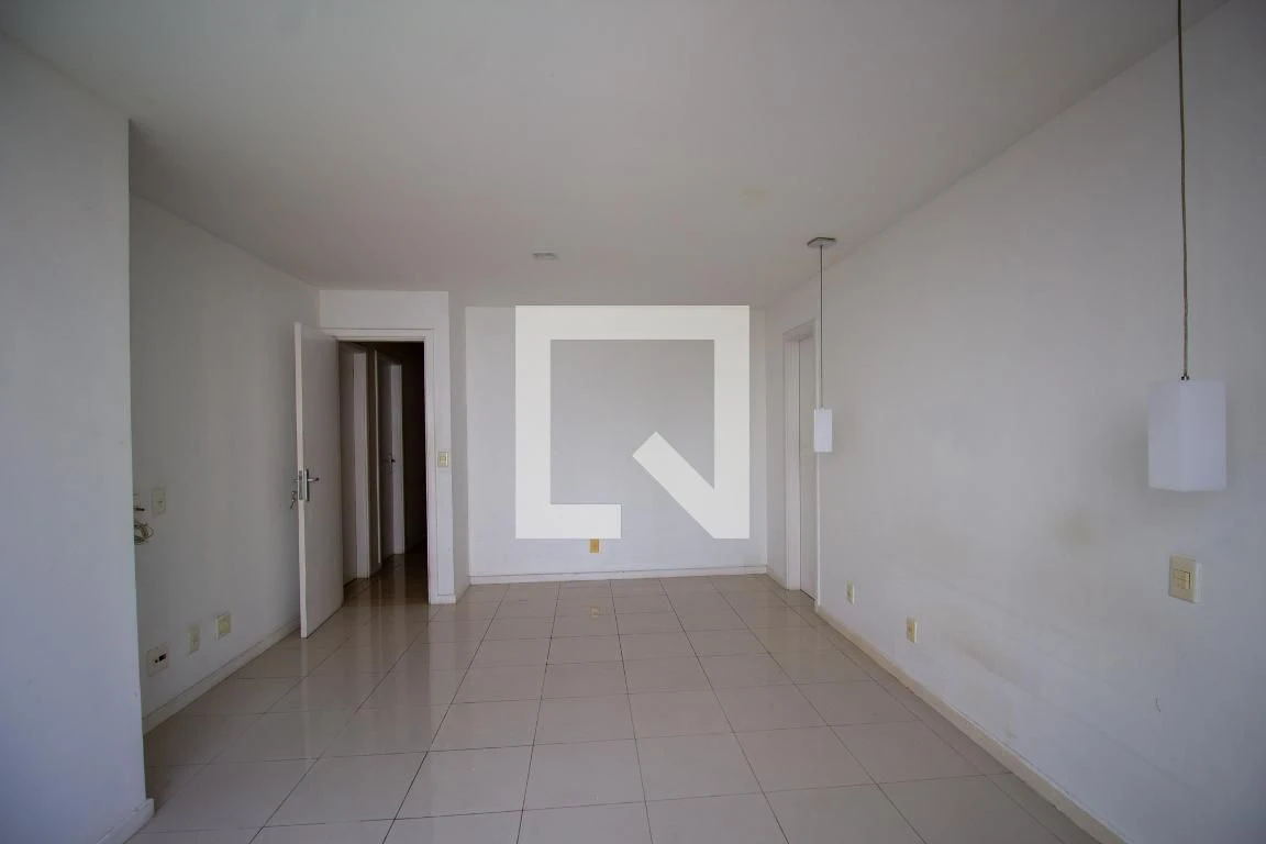 3-bedroom apartment with enclosed kitchen and private garden — photo 8
