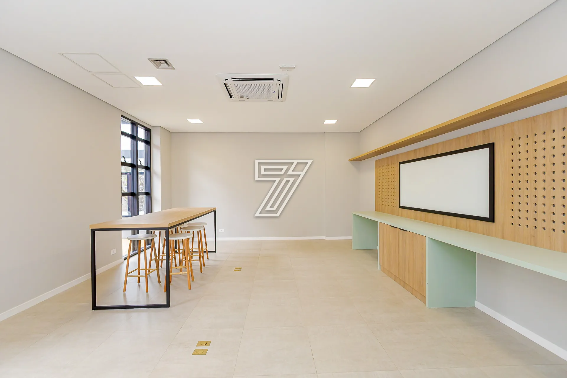 Floor-to-ceiling windows in a one-bedroom apartment, 29 m² — photo 21