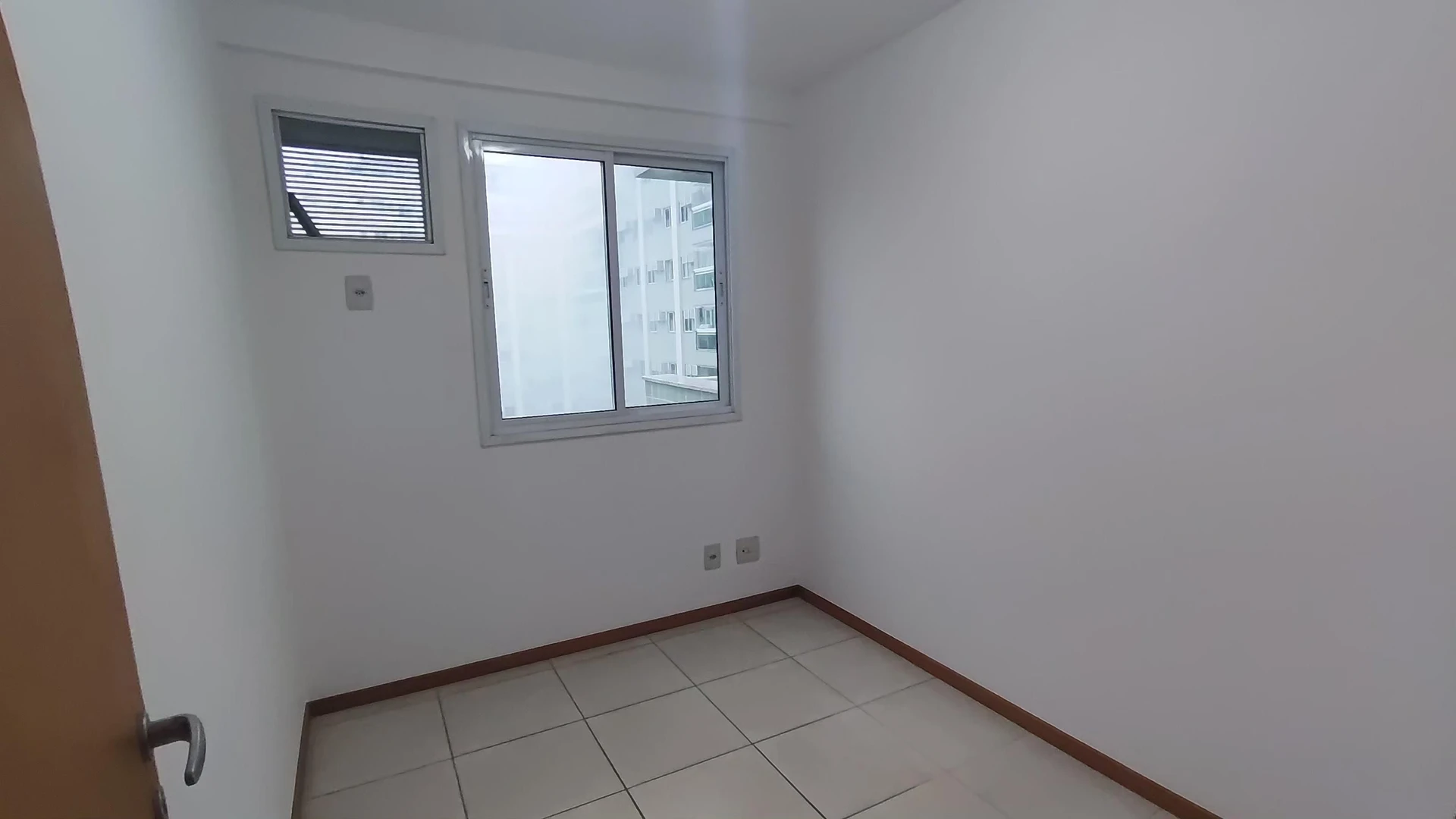 3-bedroom apartment with a mountain view — photo 35