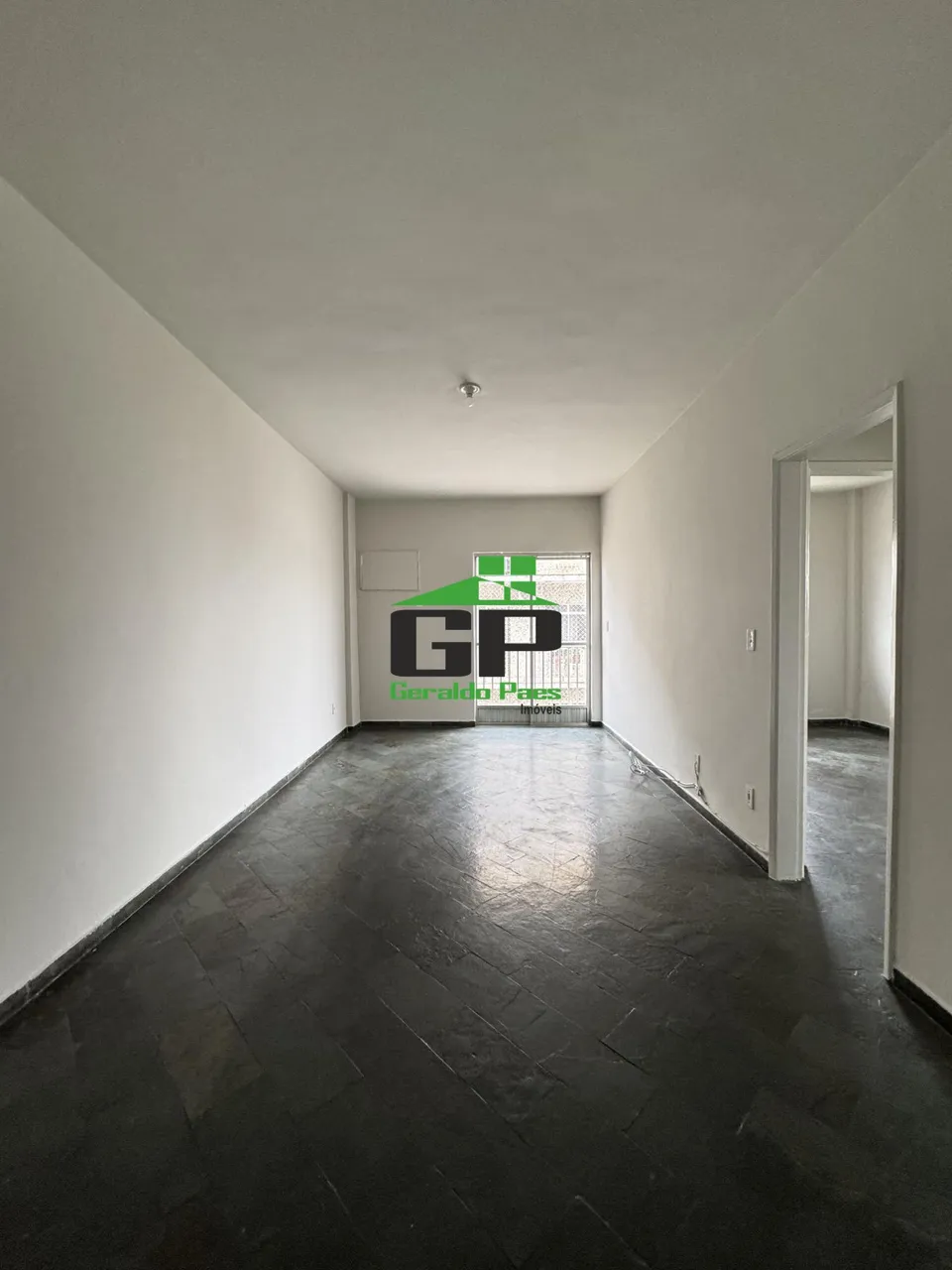 2-bedroom apartment with balcony and laundry area — photo 11