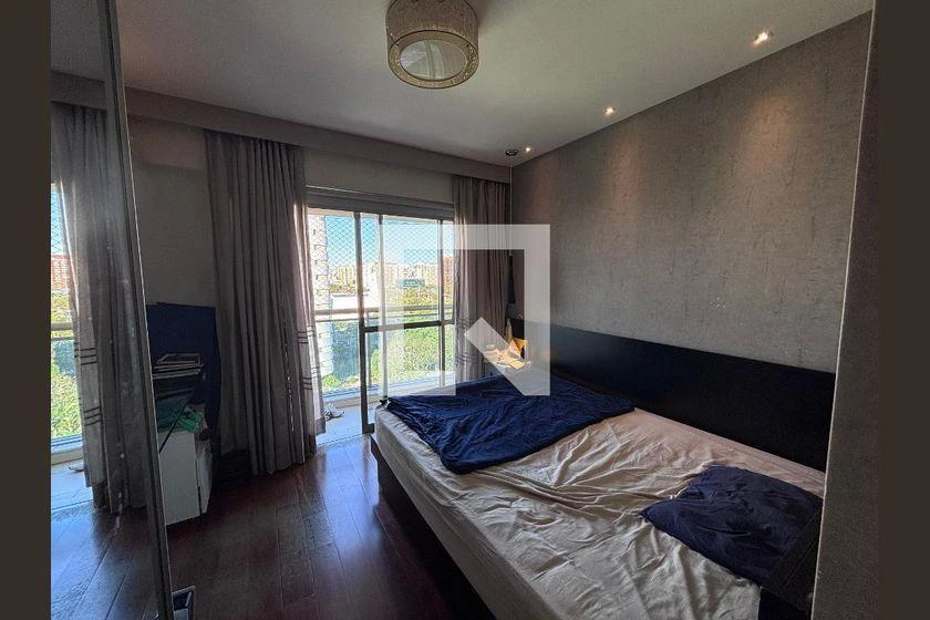 206 m² apartment with 4 en-suite bedrooms and glass balcony — photo 23
