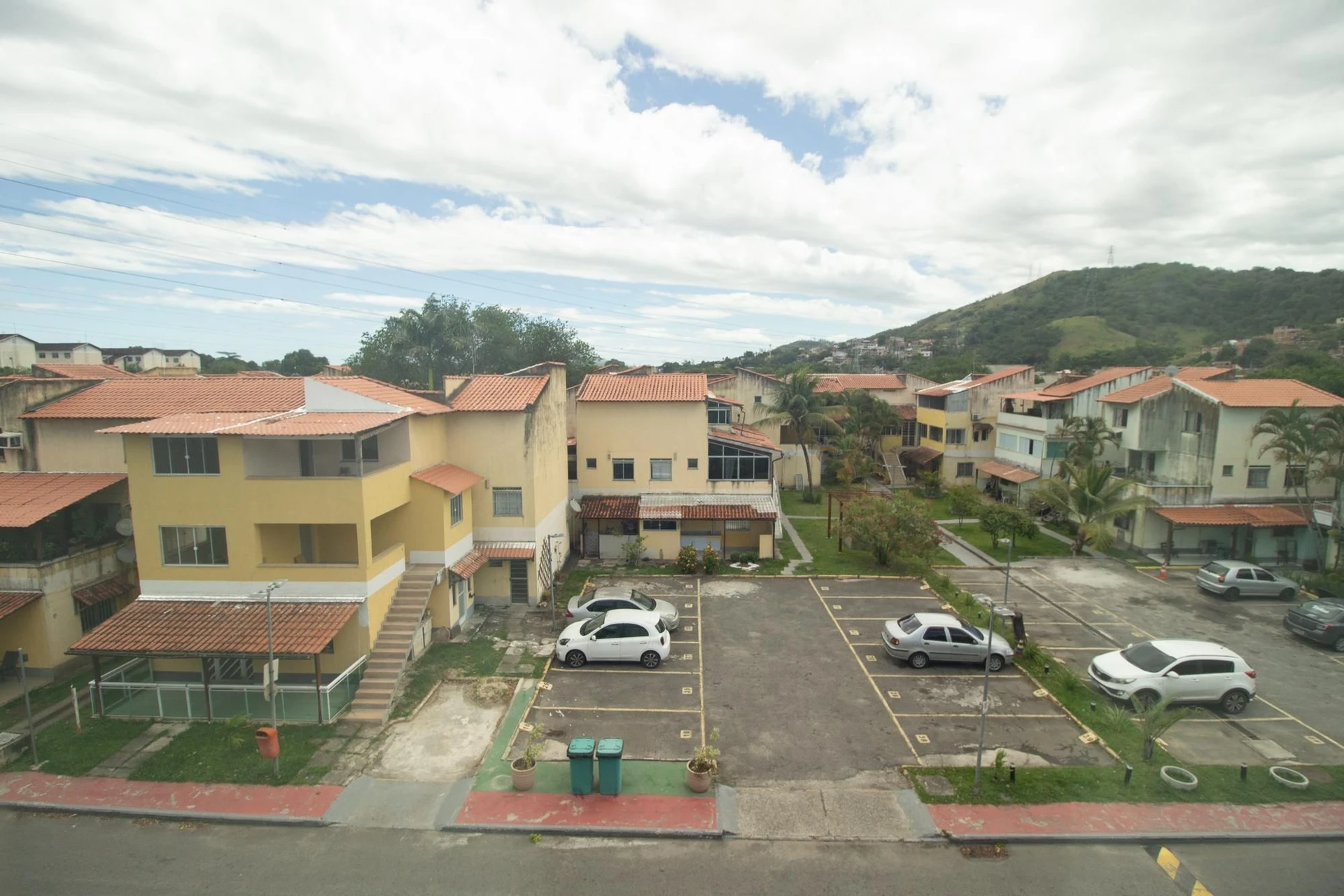 Casa mobiliada com 3 quartos e 4 banheiros — photo 2