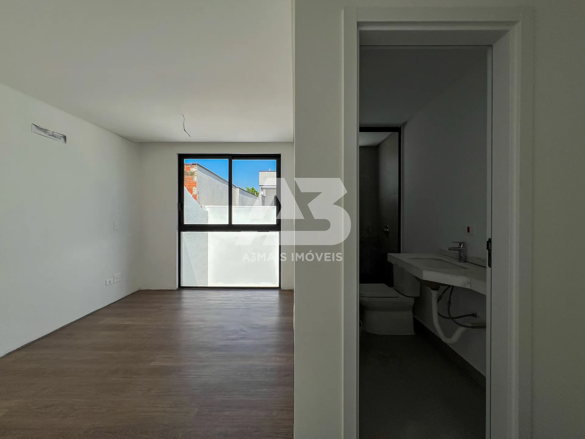 3-bedroom house with floor-to-ceiling windows in Curitiba — photo 5