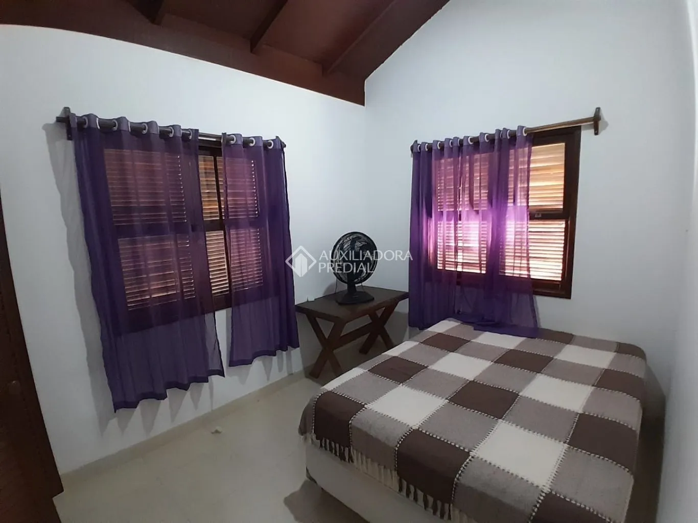 Unfurnished 4-bedroom house with 2 bathrooms and 860 m² — photo 9