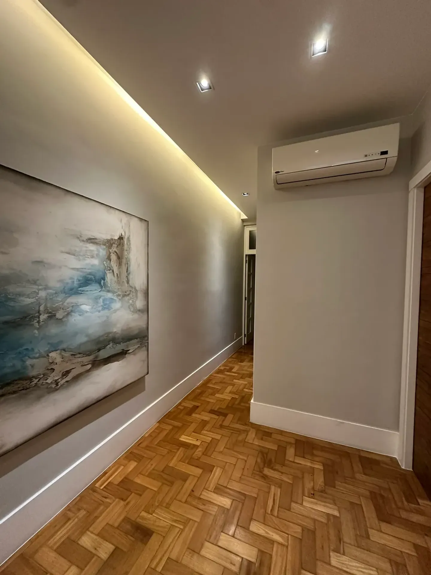 Furnished apartment with 3 bedrooms and 3 bathrooms — photo 22