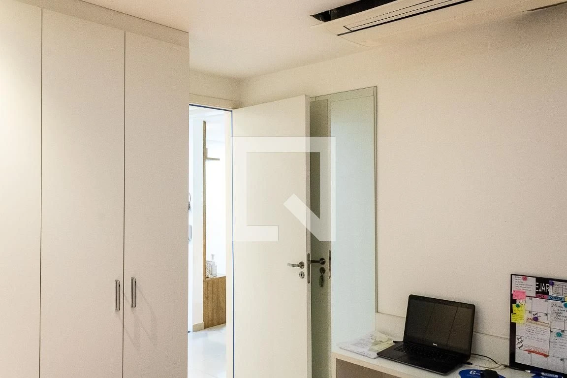Furnished apartment, 49 m², with floor-to-ceiling windows — photo 23