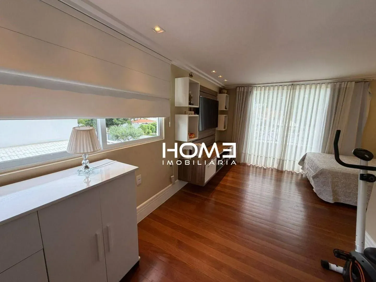 Furnished house with 6 en-suite bedrooms and barbecue — photo 18