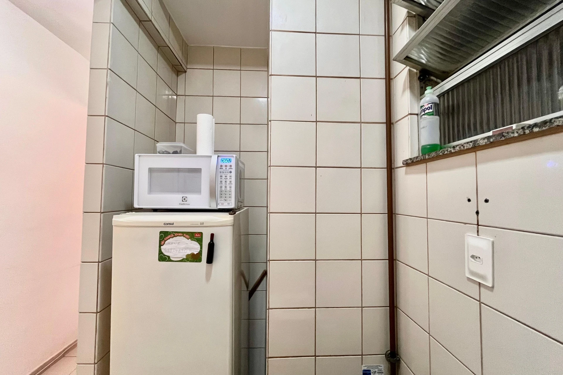 Furnished 1-bedroom apartment with a compact kitchen — photo 18