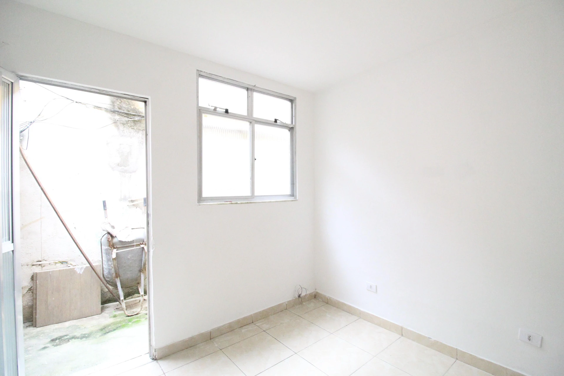 House with 1 bedroom and 1 bathroom with electric shower — photo 15