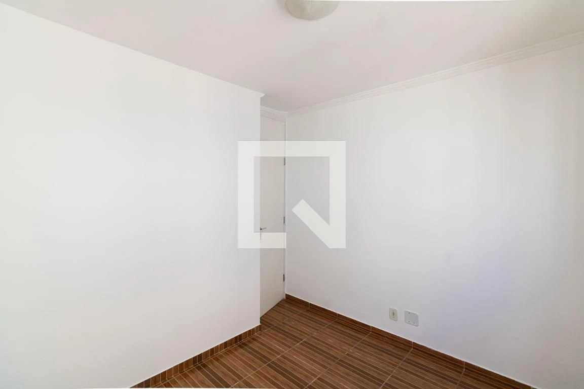 Apartamento com 2 quartos, 1 banheiro e varanda — photo 35