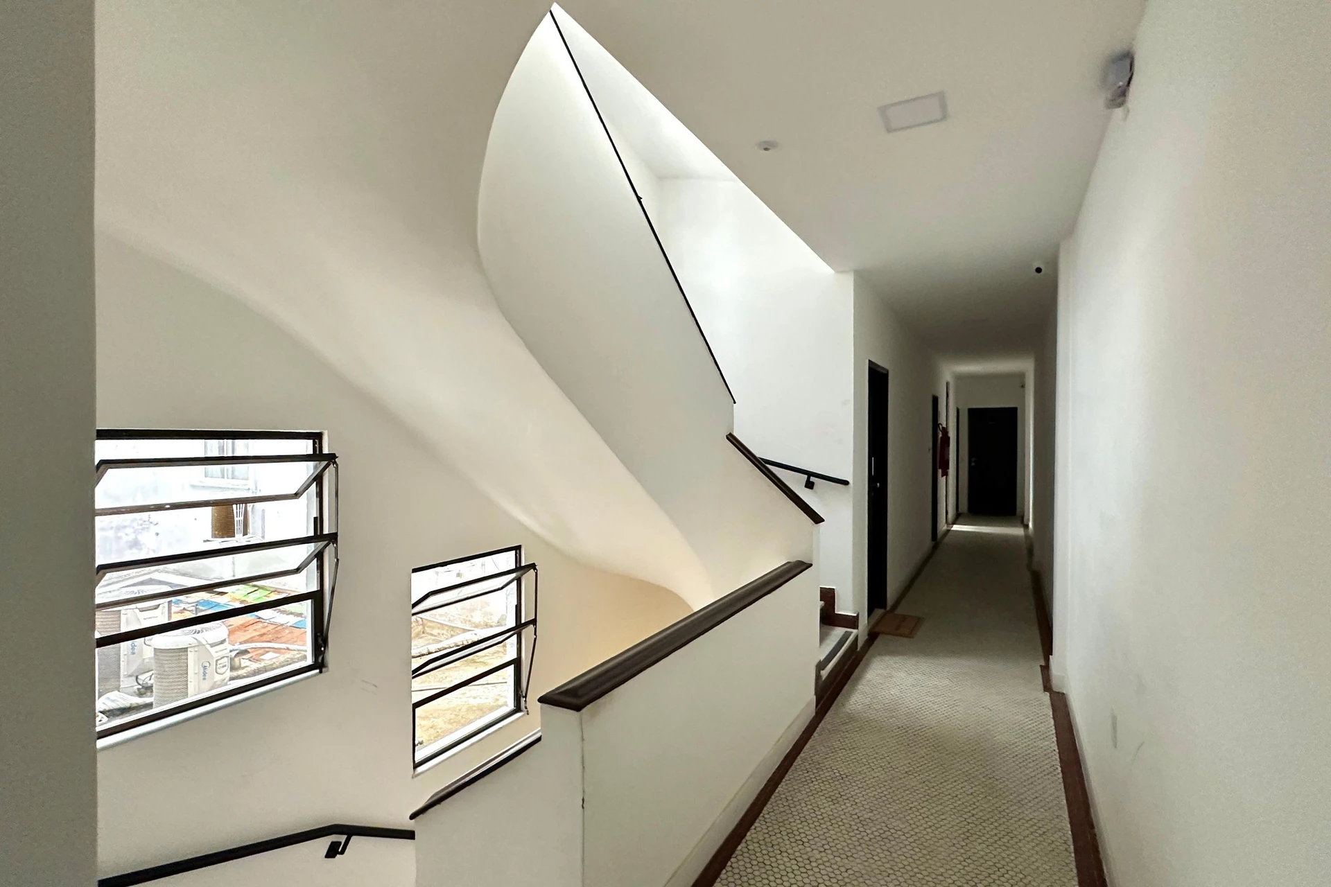 Furnished 2-bedroom apartment with integrated kitchen — photo 13