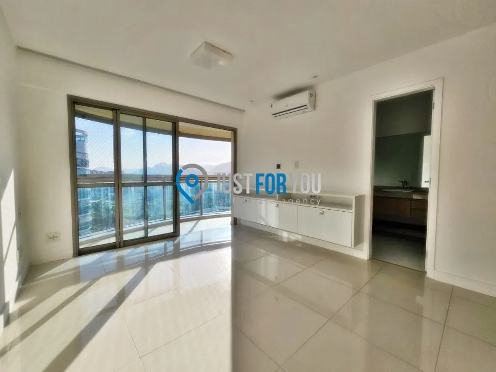 4-bedroom apartment with 233 m² and 5 bathrooms — photo 18