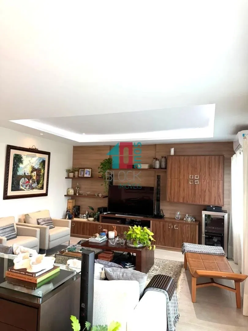 Furnished 361 m² apartment with 4 en-suite bedrooms — photo 5