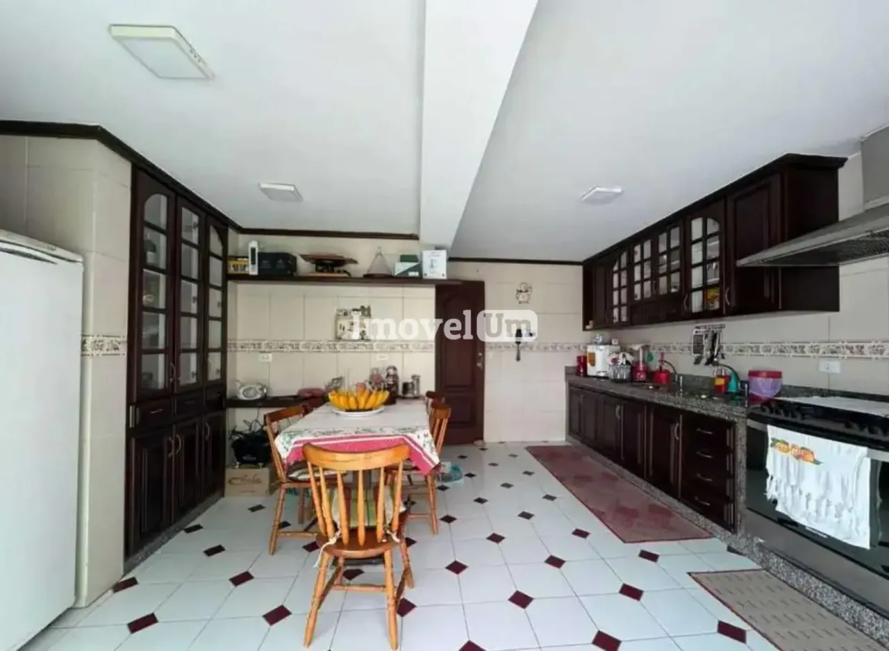 Condominium house with 5 bedrooms and balcony grill — photo 2