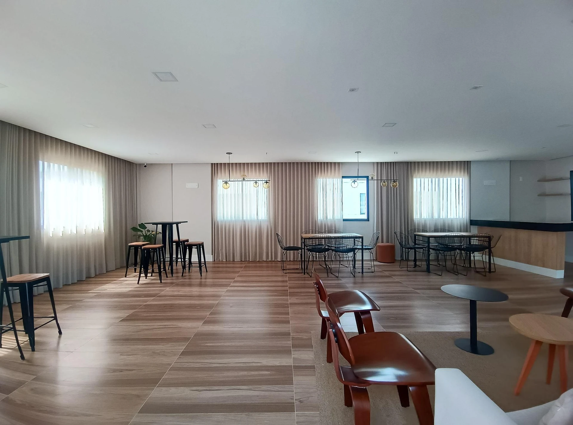 Apartamento com 3 quartos, 2 banheiros e varanda — photo 43