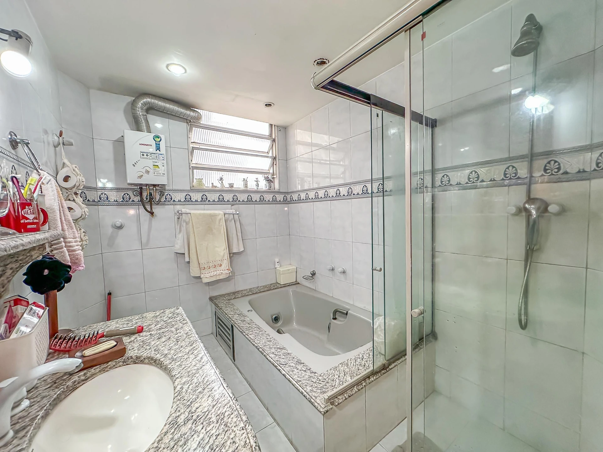 Ванна та 4 спальні: квартира 206 м² — photo 18