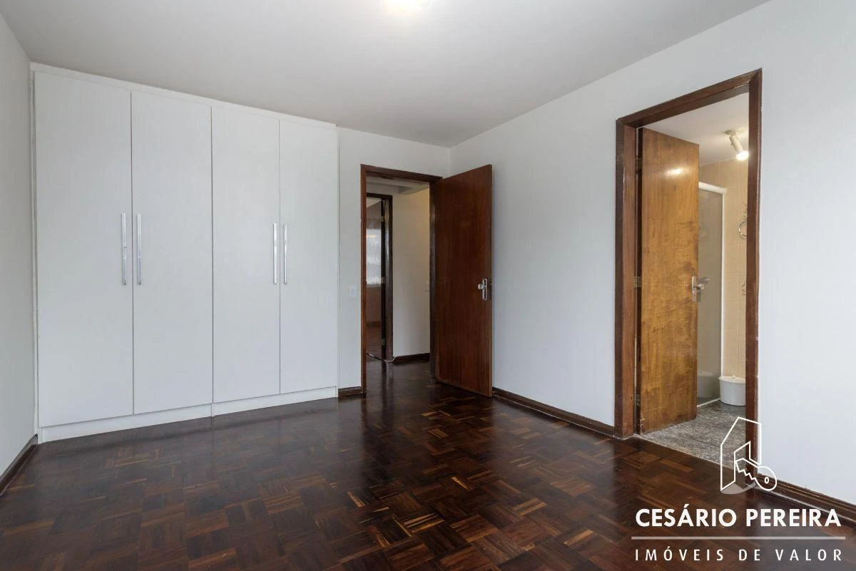 Furnished apartment, 215 m², with a bathtub — photo 20