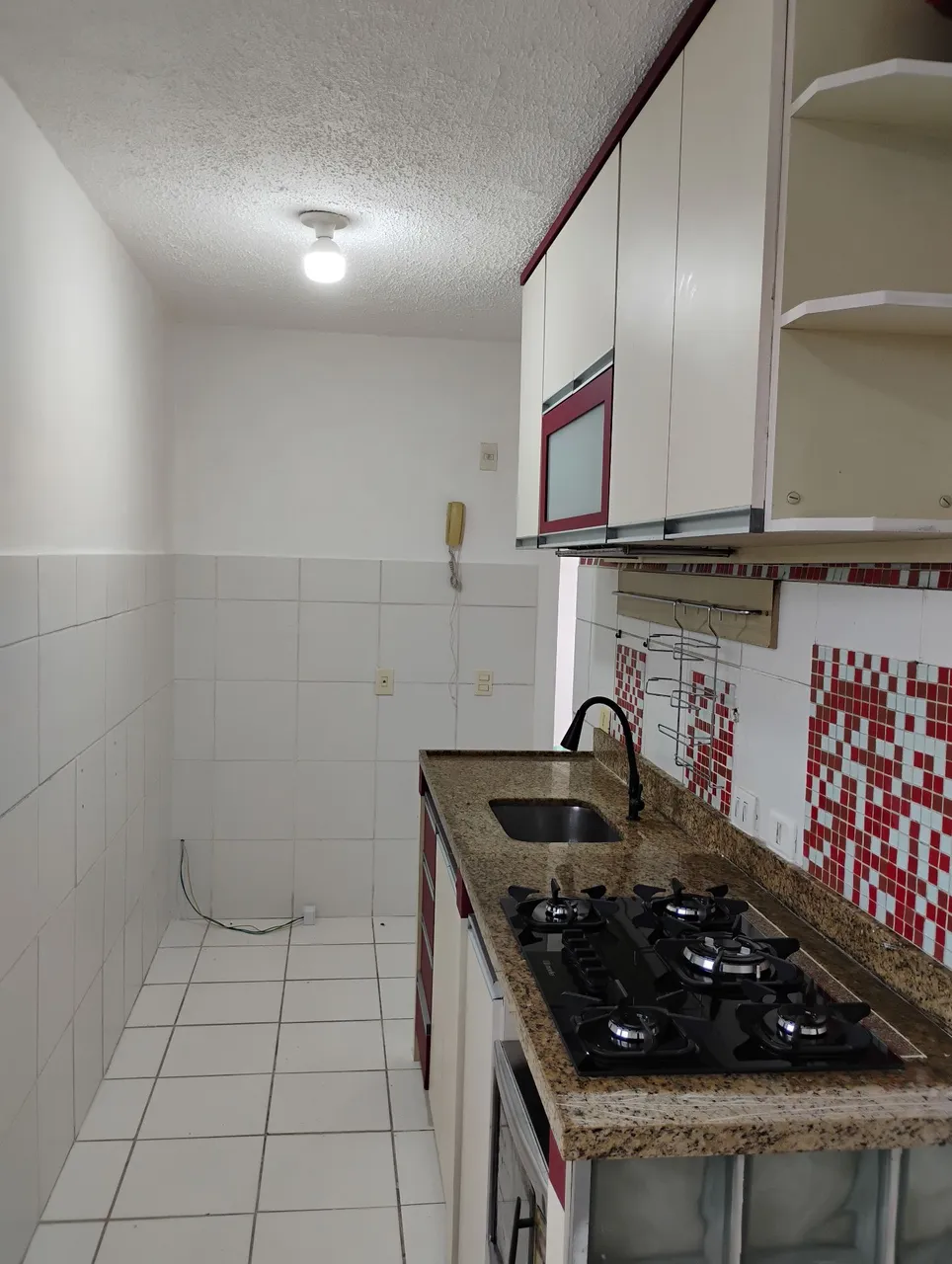 2-bedroom apartment in a building with a gym — photo 13