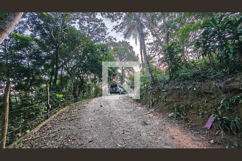 Casa mobiliada com cozinha americana, 3 quartos e jardim — photo 36