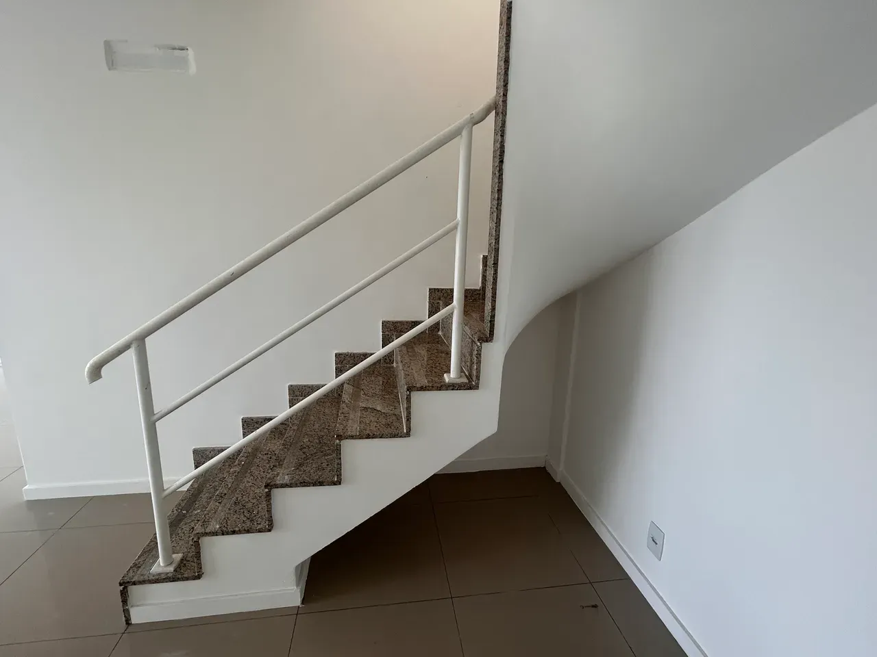 3-bedroom apartment with a mountain view in Rio de Janeiro — photo 17