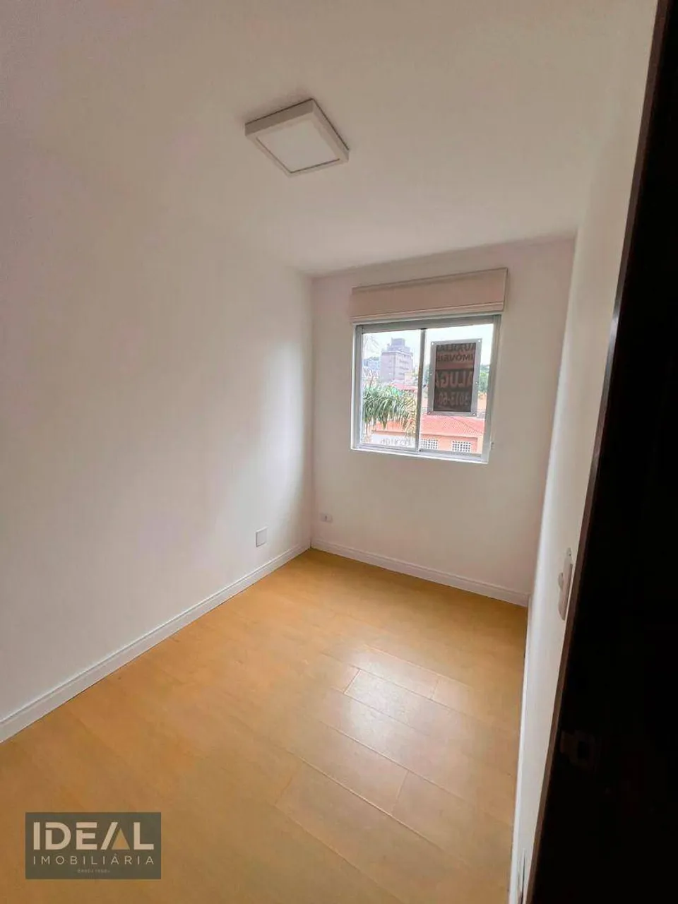 Unfurnished 2-bedroom apartment with a balcony — photo 4