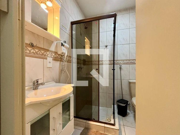 One-bedroom apartment with a washing machine — photo 13