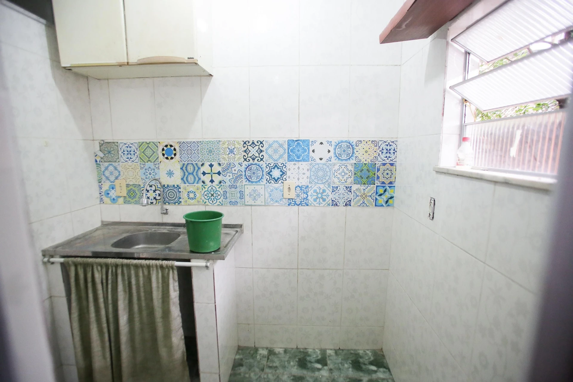 Unfurnished studio with 1 bedroom and 1 bathroom — photo 6