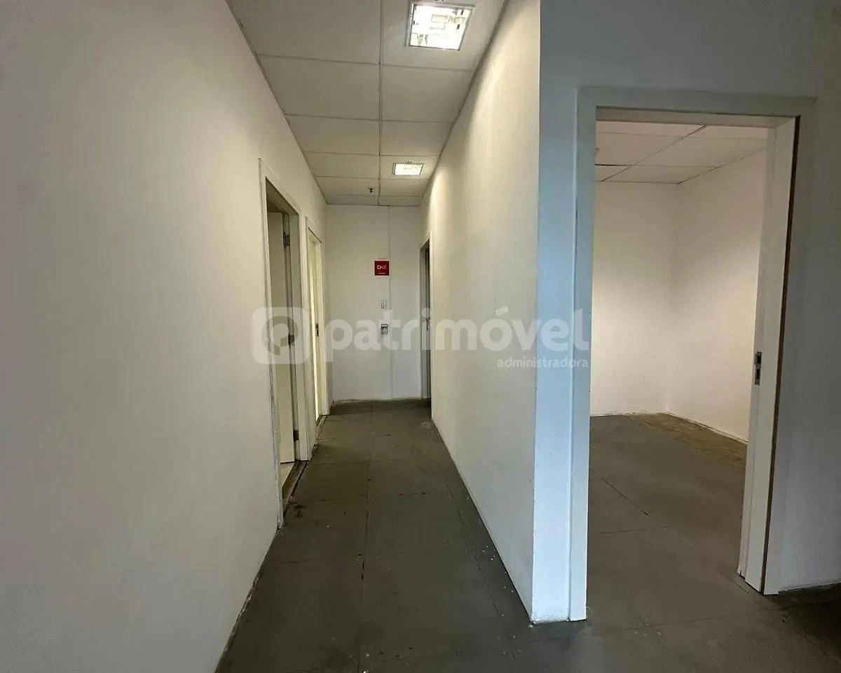 Невозмеблированная квартира: 1 спальня и 20 ванных — photo 2